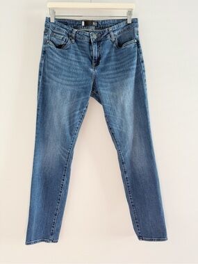 Kut from the Kloth Medium Blue Straight Leg Jeans